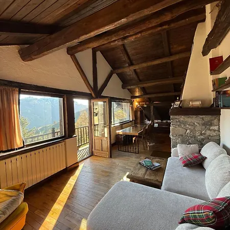 Charming Getaway With Breathtaking Peak Views